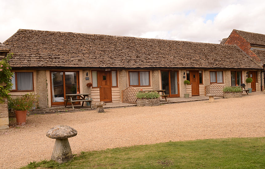 Cowbyres-Middleyard-Barnend-01